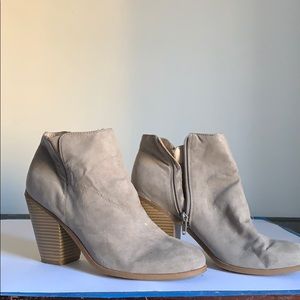 Banana republic ankle boots